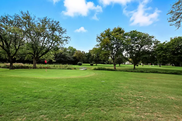 $199,900 | 7314 East Chevy Chase Court, Fox Lake, IL 60020