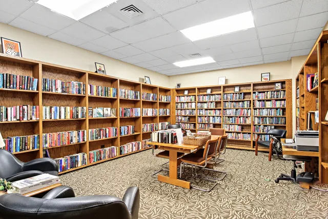 $199,900 | 7314 East Chevy Chase Court, Fox Lake, IL 60020