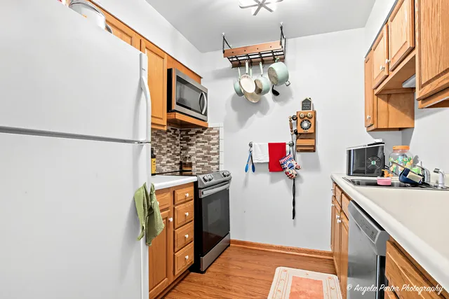 $199,900 | 7314 East Chevy Chase Court, Fox Lake, IL 60020