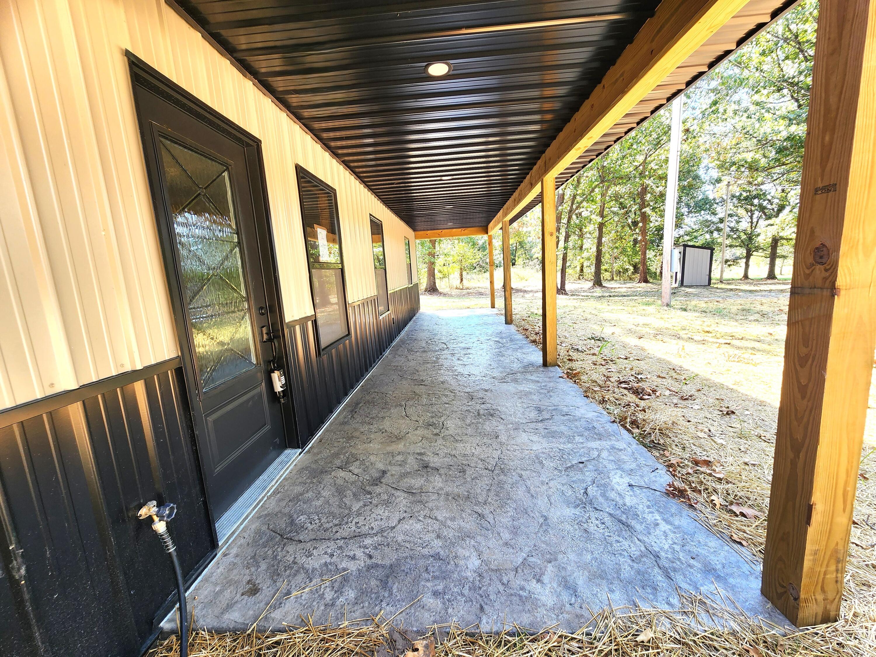 8836 County Road 70 Reeds, MO 64859 - Photo 2 of 16 Front Porch