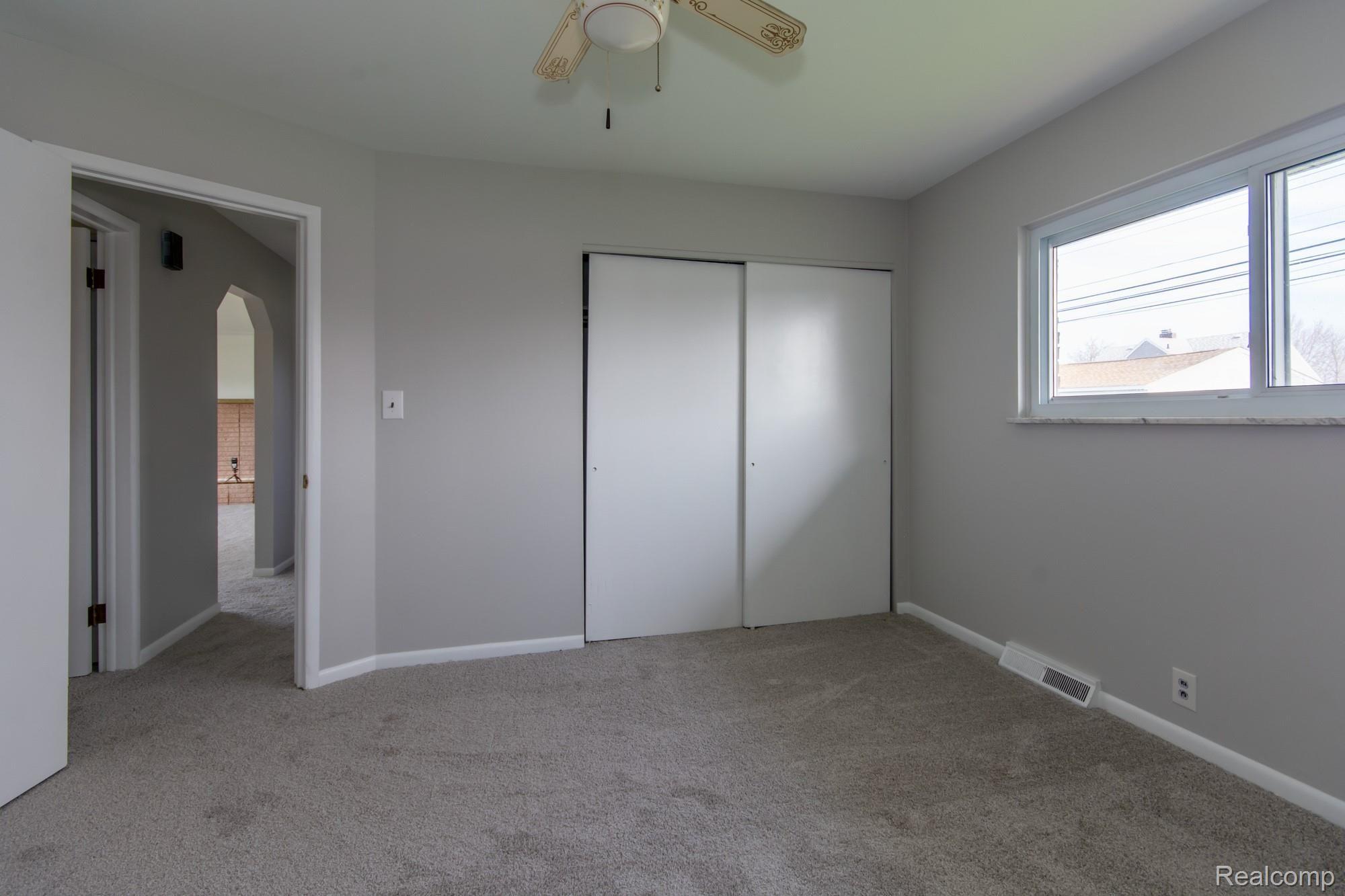 15125 Reeck Road Southgate, MI 48195 - Photo 14 of 28 DSC_4265enf.jpg