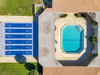 a view of a bird bath tub