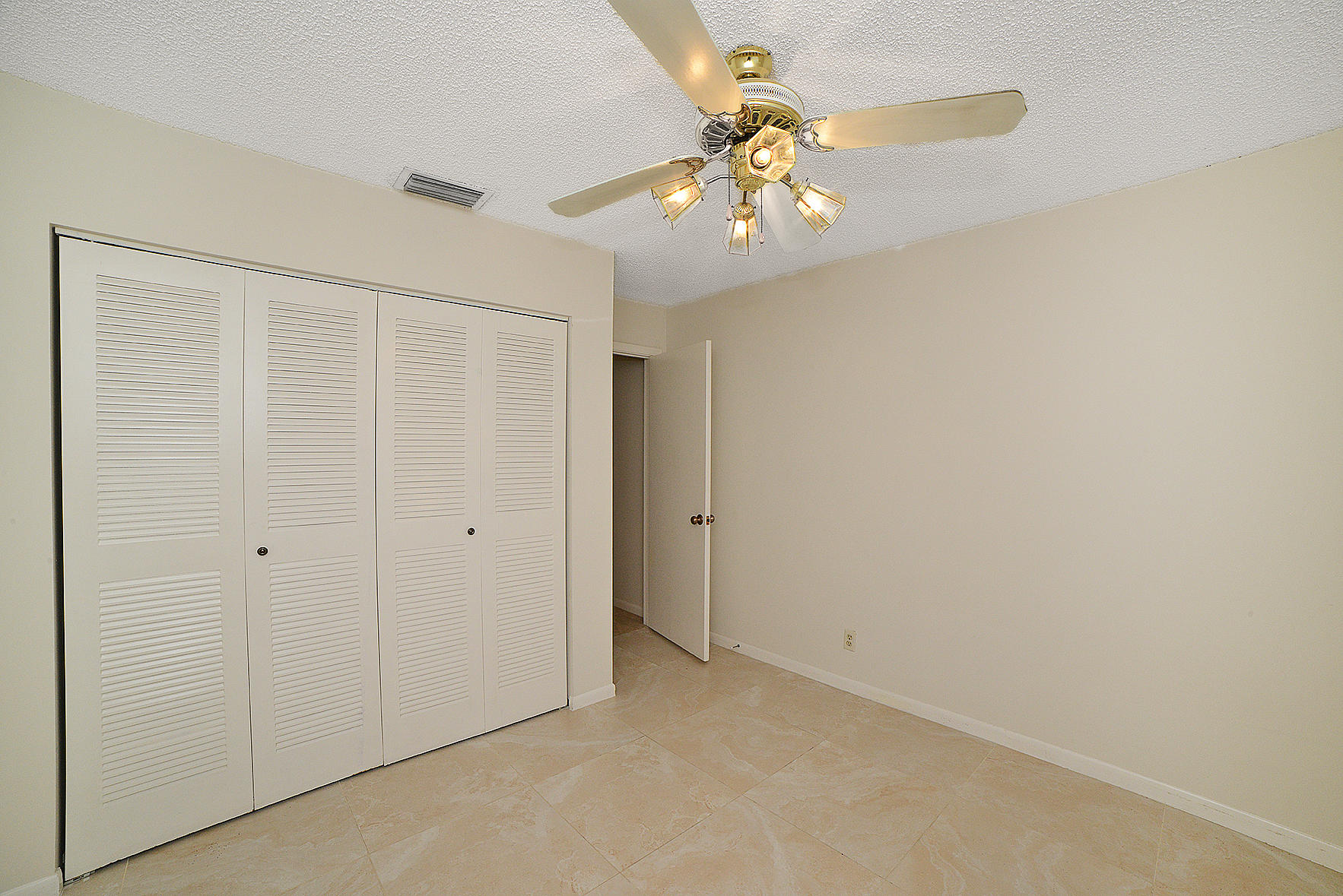 9941 Three Lakes Circle Boca Raton, FL 33428 - Photo 9 of 24 AK2_9931A