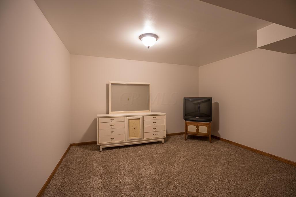 2132 Simon Court Springfield, OH 45503 - Photo 28 of 33