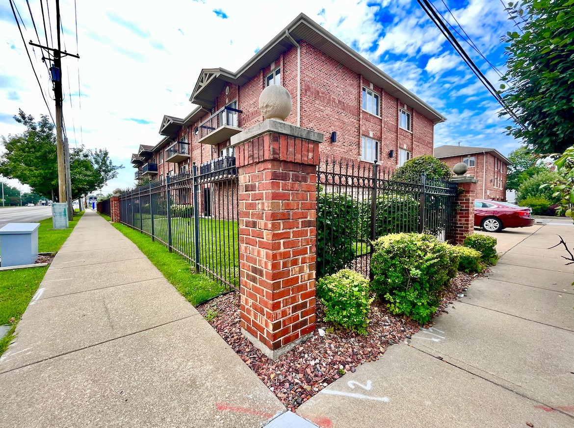 10710 Central Avenue, Unit 2E Chicago Ridge, IL 60415 - Photo 20 of 23 Gallery Image 20