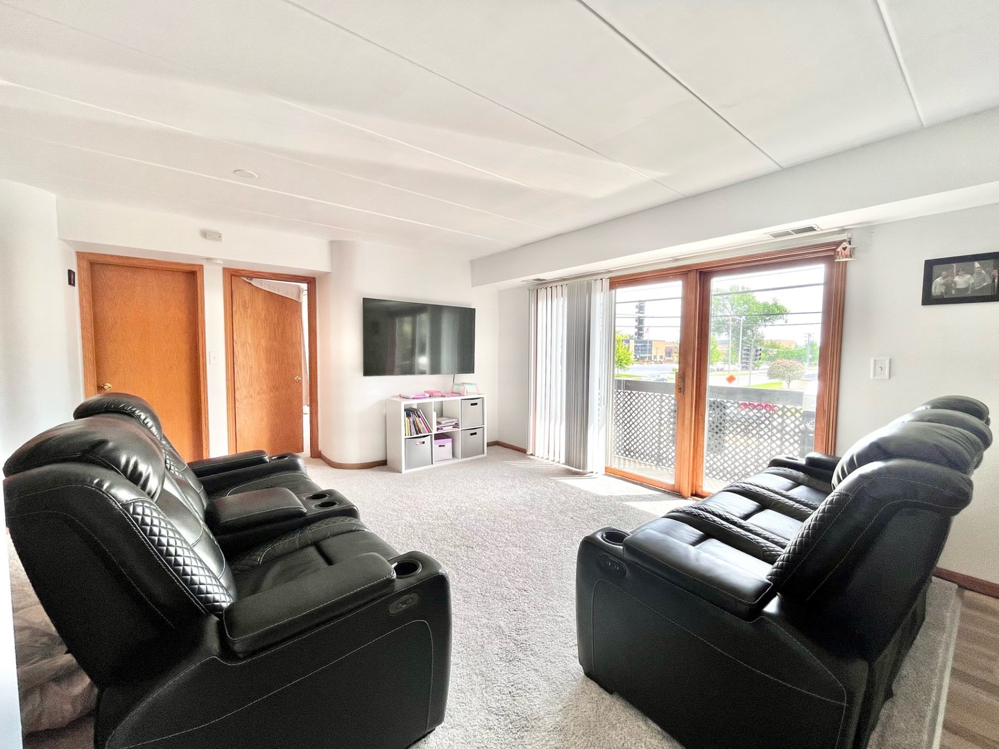 10710 Central Avenue, Unit 2E Chicago Ridge, IL 60415 - Photo 6 of 23 Gallery Image 6