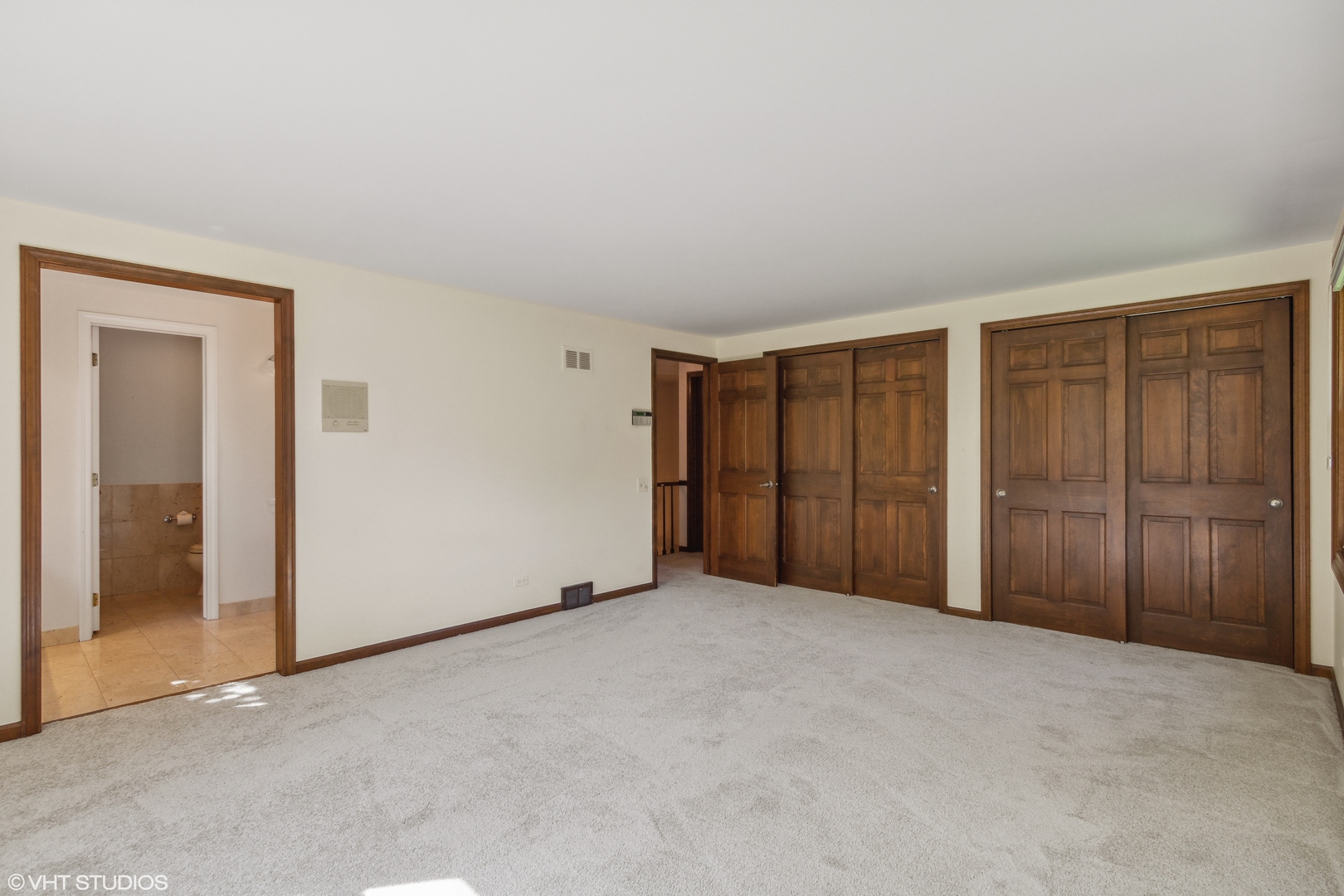322 Old Sutton Road Barrington, IL 60010 - Photo 13 of 37 a view of an empty room with closet area