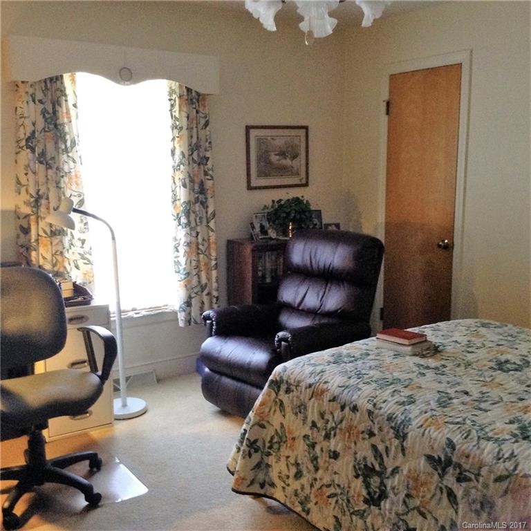 515 Fielding Road Charlotte, NC 28214 - Photo 6 of 15 Gallery Image 6