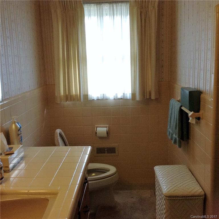515 Fielding Road Charlotte, NC 28214 - Photo 7 of 15 Gallery Image 7