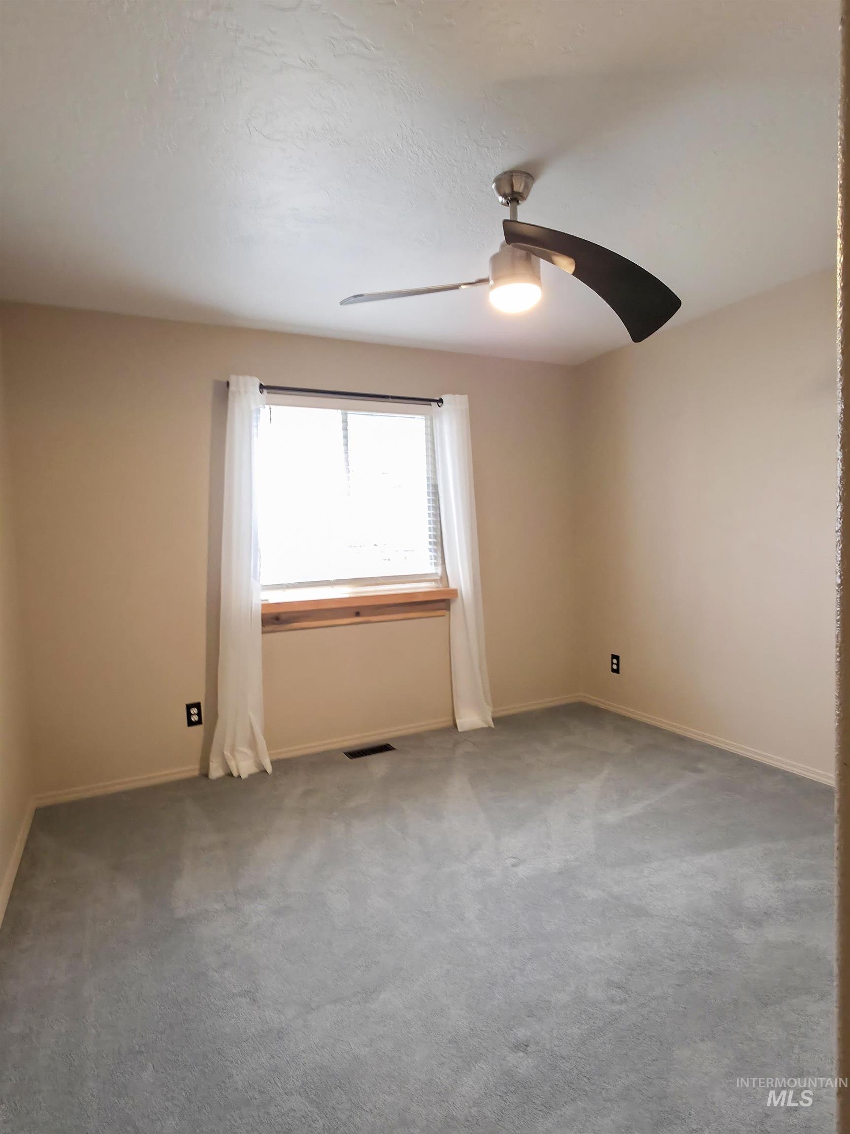 10142 Airpark Loop Road Melba, ID 83641 - Photo 17 of 34