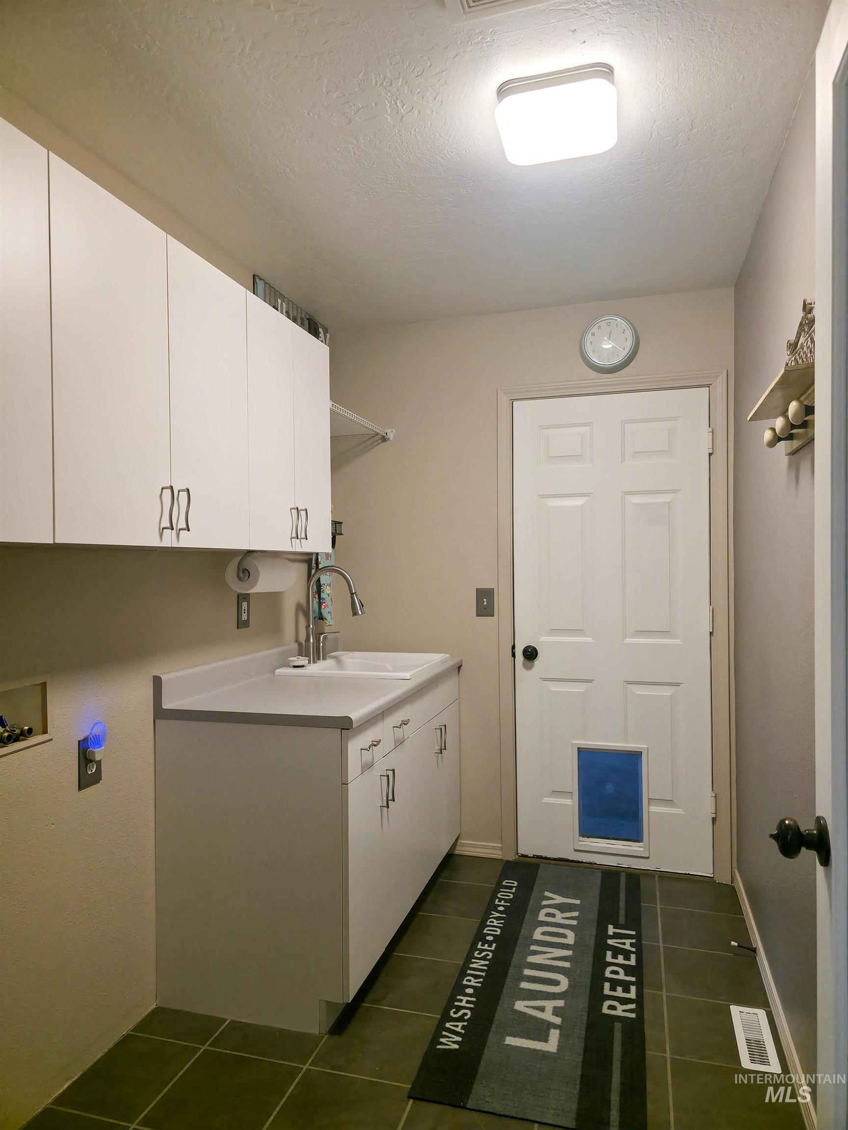 10142 Airpark Loop Road Melba, ID 83641 - Photo 18 of 34