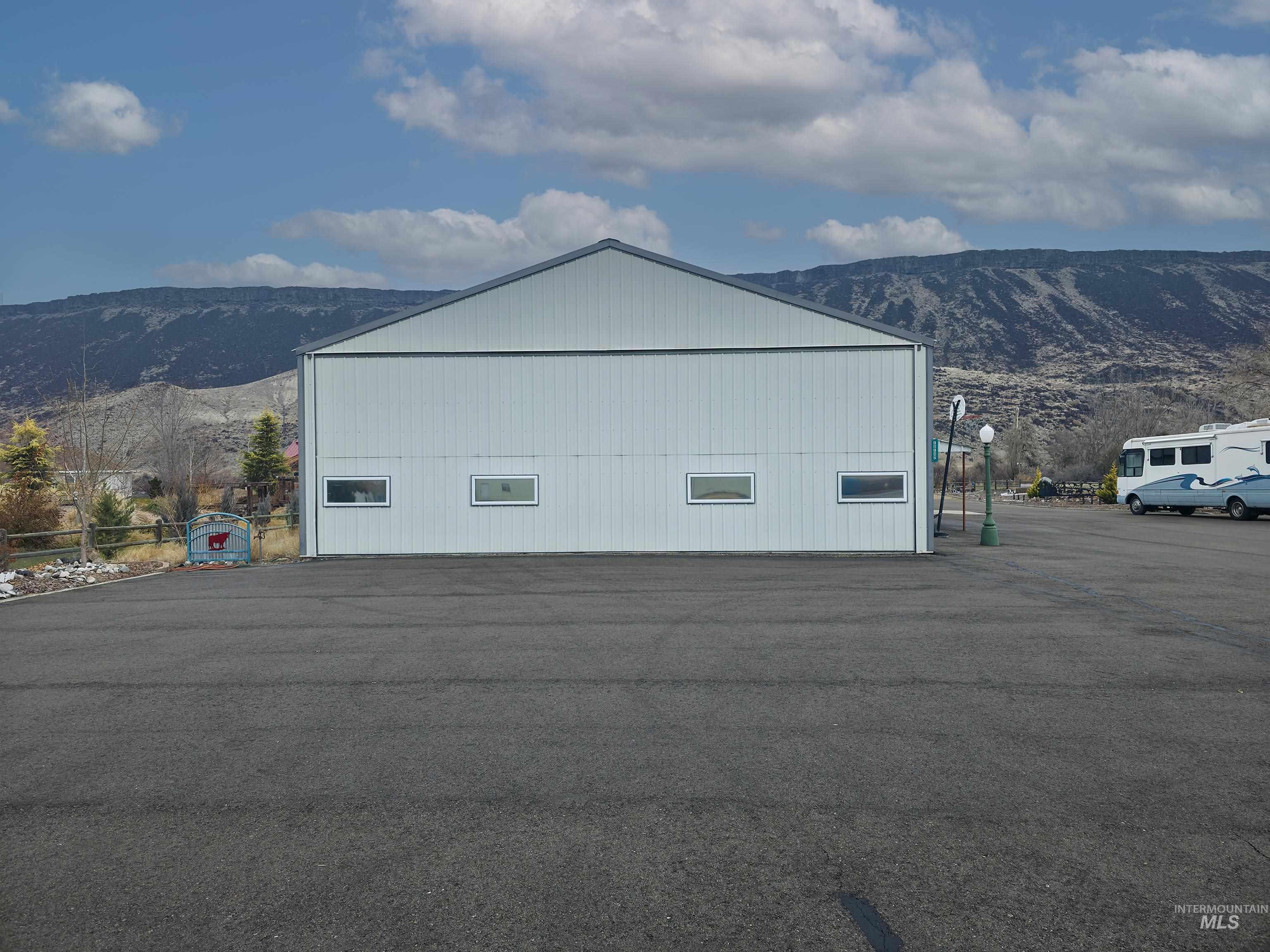 10142 Airpark Loop Road Melba, ID 83641 - Photo 26 of 35