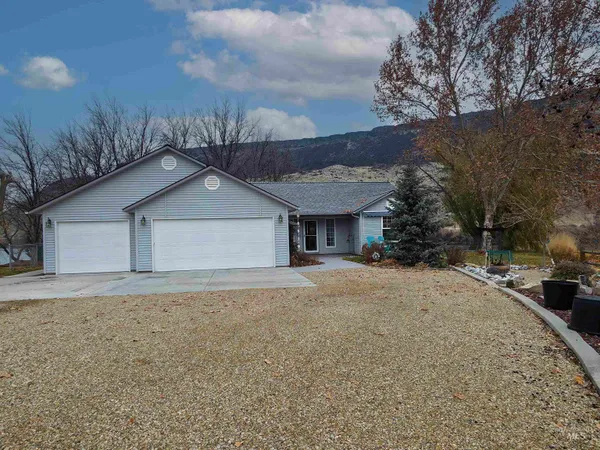 $1,200,000 | 10142 Airpark Loop Road, Melba, ID 83641