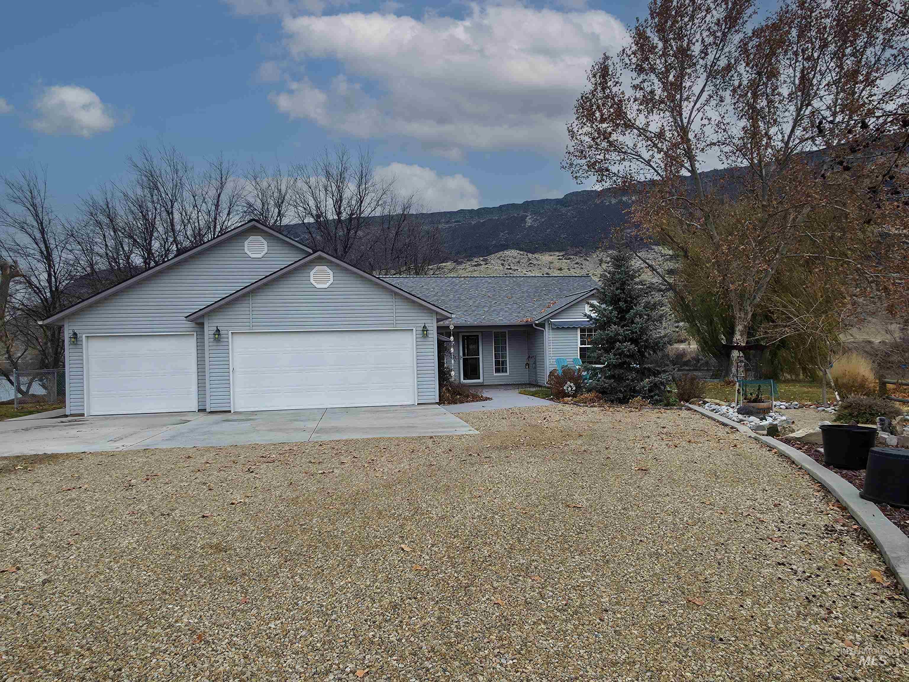 10142 Airpark Loop Road Melba, ID 83641 - Photo 4 of 35