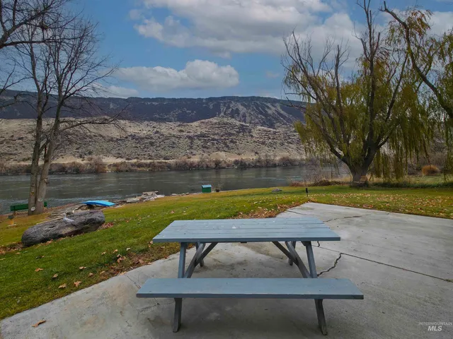 $1,200,000 | 10142 Airpark Loop Road, Melba, ID 83641