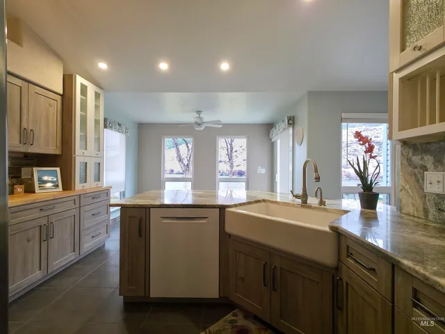 $1,200,000 | 10142 Airpark Loop Road, Melba, ID 83641