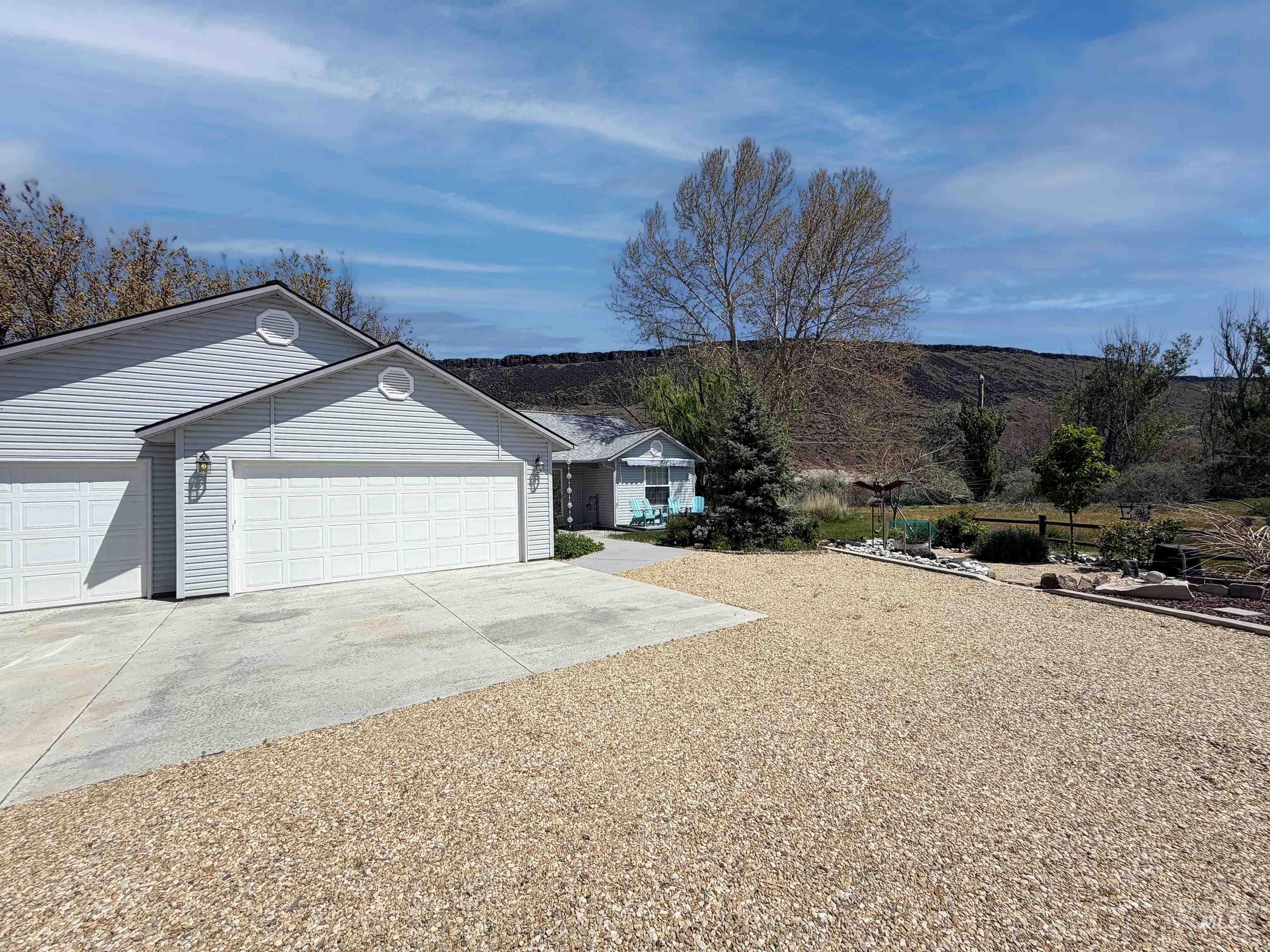 10142 Airpark Loop Road Melba, ID 83641 - Photo 7 of 34
