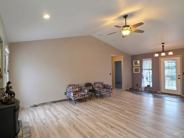 $1,200,000 | 10142 Airpark Loop Road, Melba, ID 83641