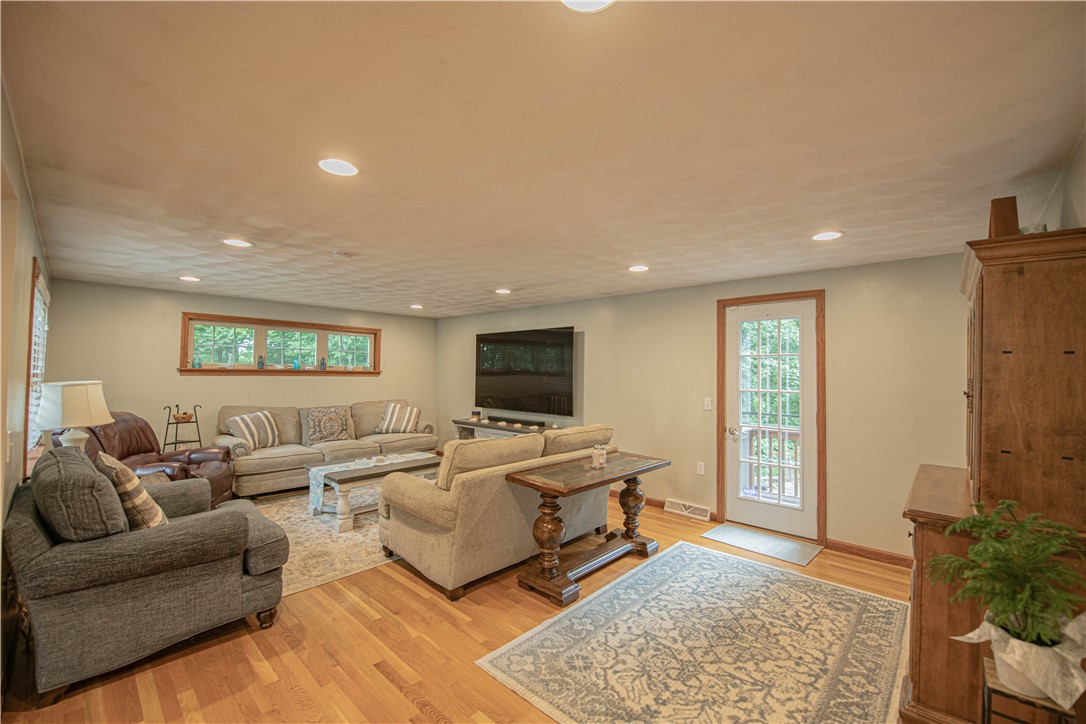 20 Whipple Road Smithfield, RI 02917 - Photo 13 of 27