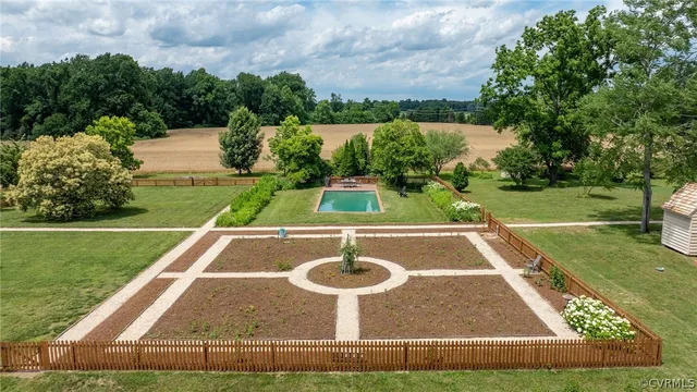 a view of outdoor space