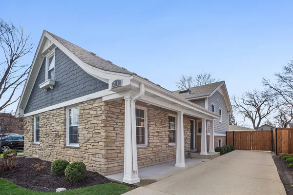 $729,900 | 216 East Fremont Avenue, Elmhurst, IL 60126