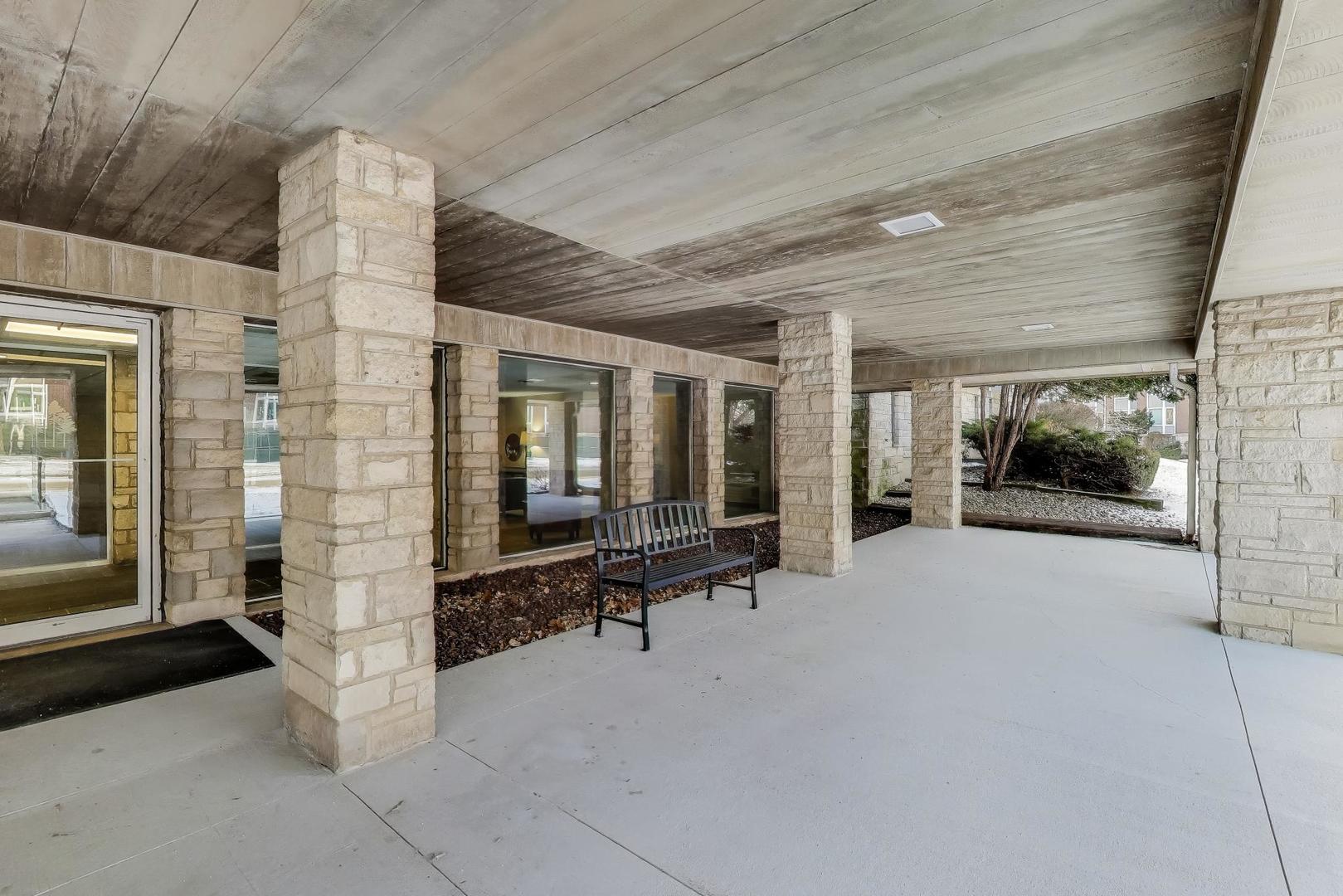 201 Thames Parkway, Unit 3G Park Ridge, IL 60068 - Photo 4 of 27