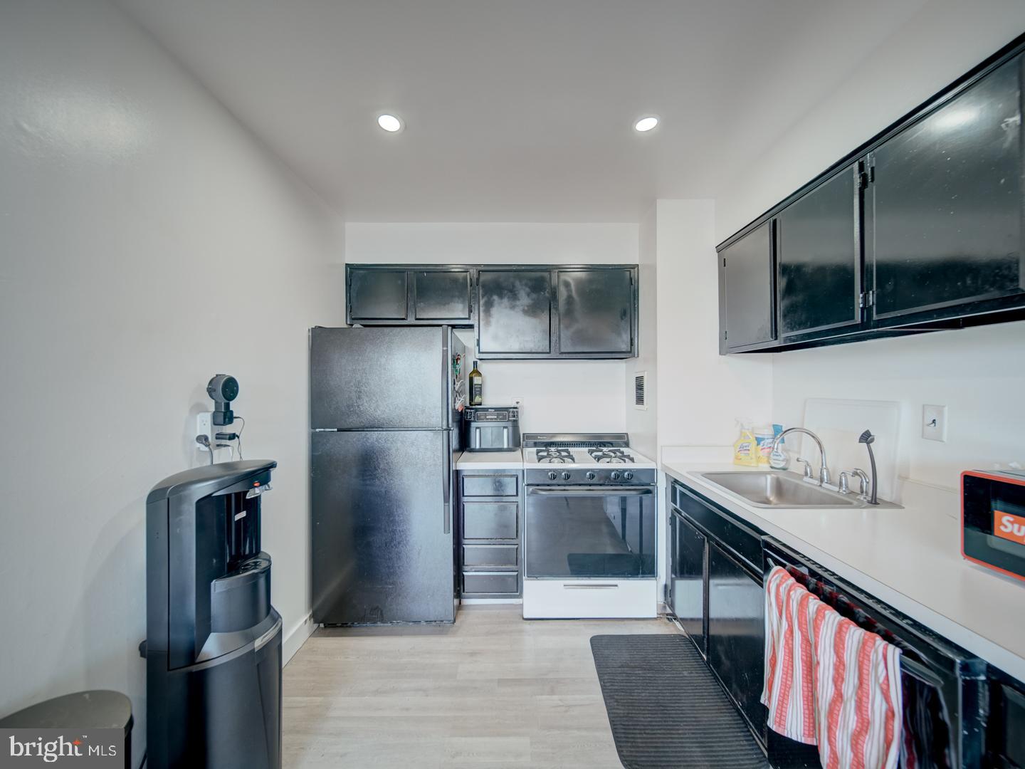 1822 Metzerott Road, Unit 402 Hyattsville, MD 20783 - Photo 13 of 31