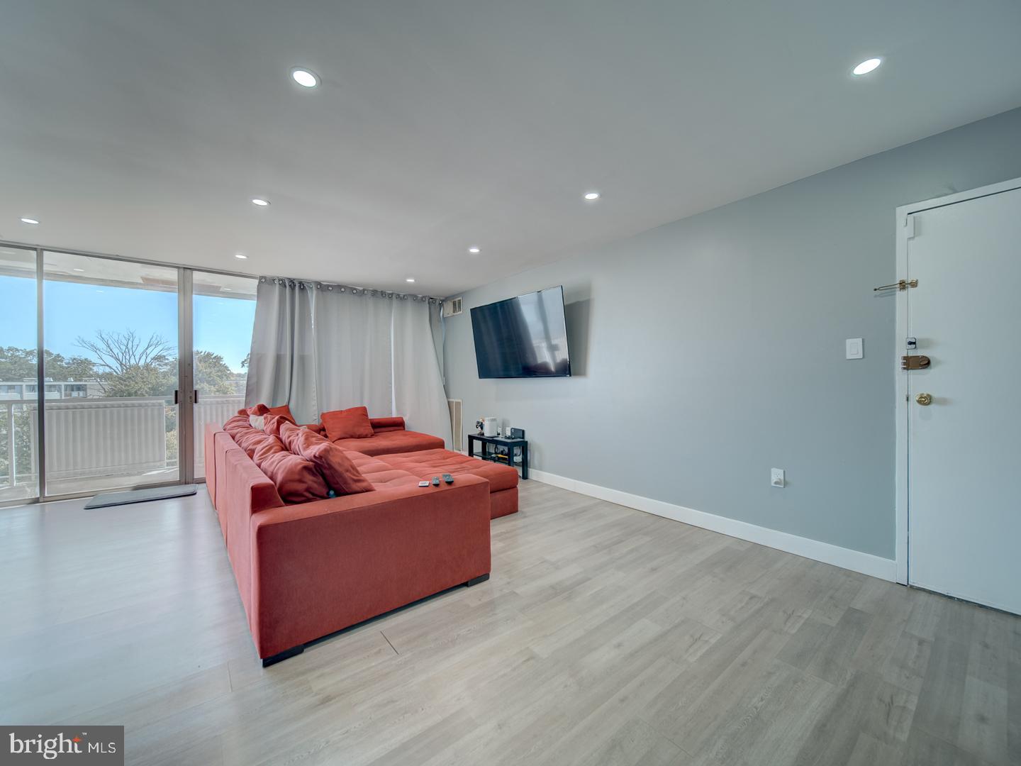 1822 Metzerott Road, Unit 402 Hyattsville, MD 20783 - Photo 9 of 31