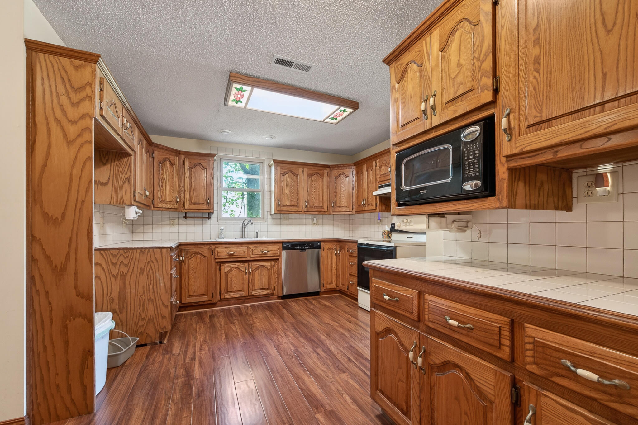 537 West Talmage Street Springfield, MO 65803 - Photo 16 of 72 Kitchen