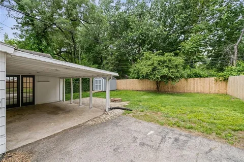 $250,000 | 9022 Grand Avenue, Kansas City, MO 64114