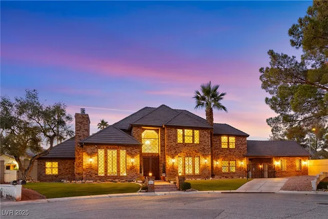 $1,550,000 | 2001 Diamond Bar Drive, Las Vegas, NV 89117