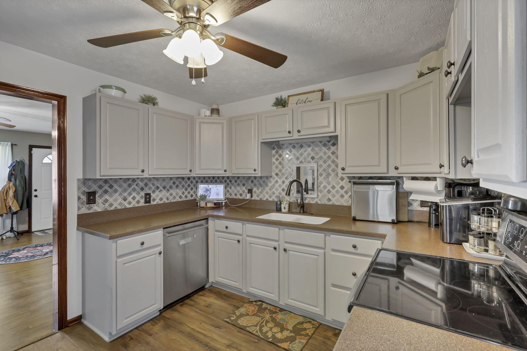 285 Heath Road Heath, OH 43056 - Photo 14 of 69 Kitchen