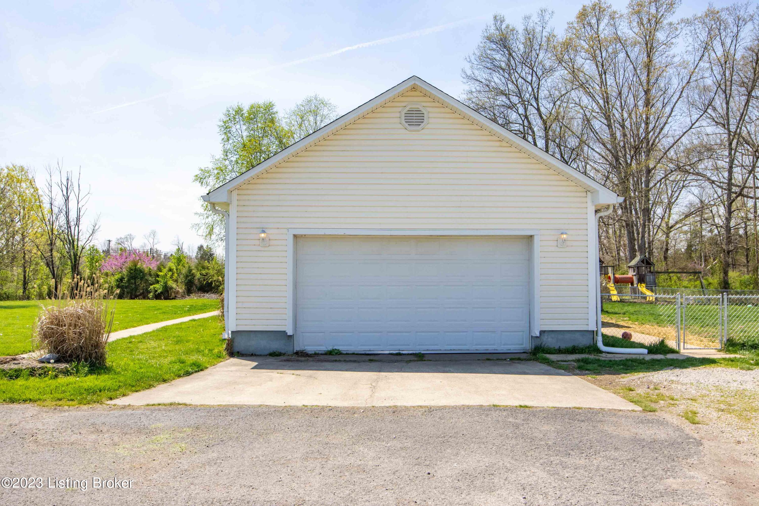 2028 Beech Grv Road Shepherdsville, KY 40165 - Photo 30 of 37 2028-Beech-Grove-Rd_040