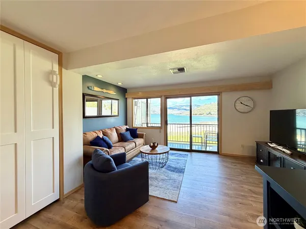 $543,000 | 104 Spader Bay Road, Unit 47, Chelan, WA 98816
