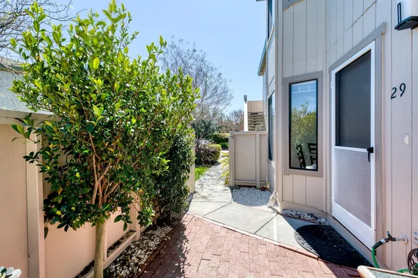 $515,000 | 29 Sailmaker Court, San Rafael, CA 94903
