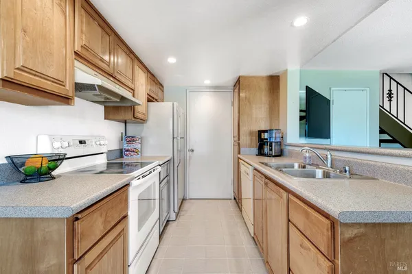 $515,000 | 29 Sailmaker Court, San Rafael, CA 94903