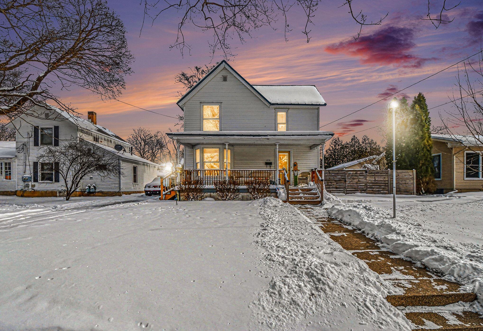 616 South Broas Street Belding, MI 48809 - Photo 1 of 24 001_file_2020