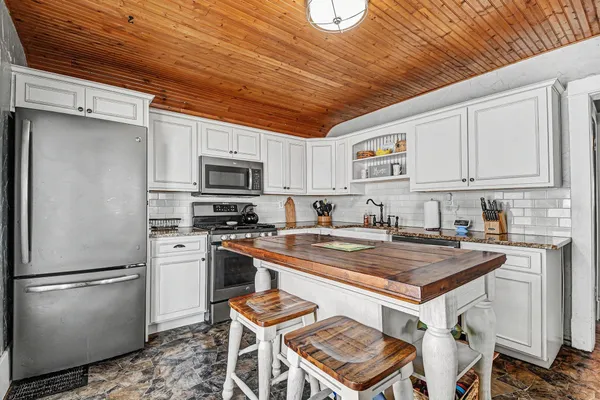 $230,000 | 616 South Broas Street, Belding, MI 48809