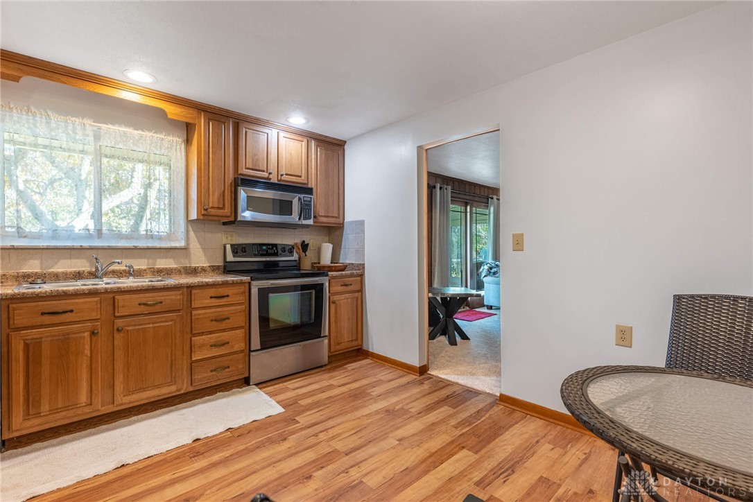 7368 San Fernando Road Huber Heights, OH 45424 - Photo 8 of 39