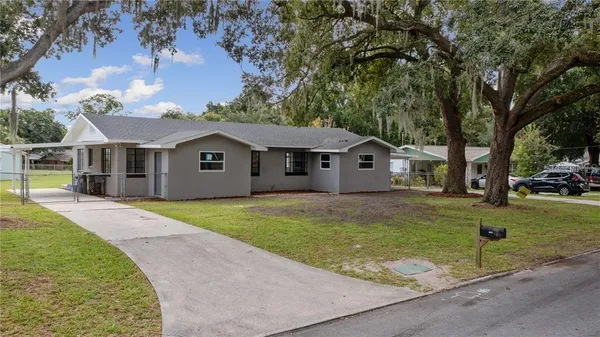 $1,750 | 112 South Fern Road, Unit 112, Lakeland, FL 33801