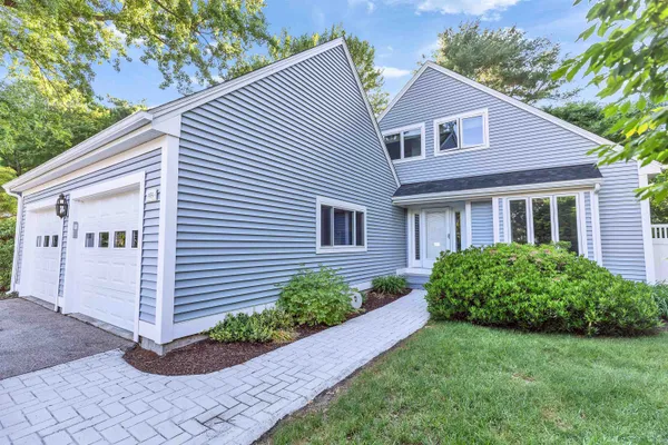 $480,000 | 555 Straw Hill Road, Manchester, NH 03104