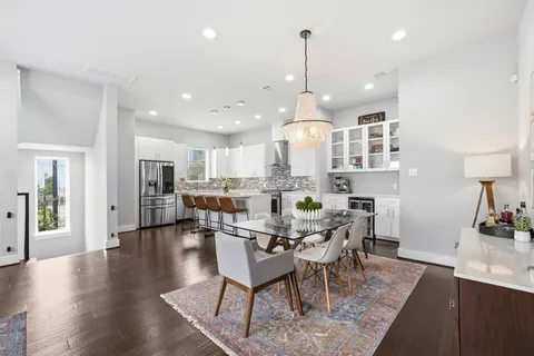 $430,000 | 3303 Baron Street, Houston, TX 77020