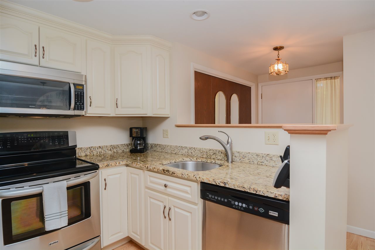 6 Spring Cove Road Nashua, NH 03062 - Photo 6 of 36