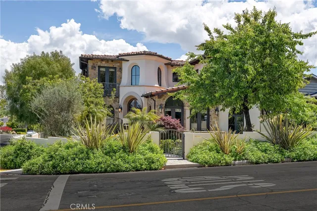 $24,000 | 718 North Poinsettia Avenue, Manhattan Beach, CA 90266