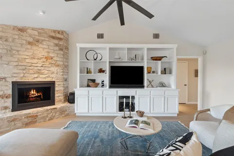 $1,200,000 | 8900 Rockcrest Drive, Austin, TX 78759