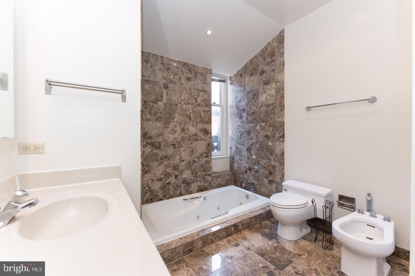 2020 Walnut Street, Unit 2032 Philadelphia, PA 19103 - Photo 13 of 32
