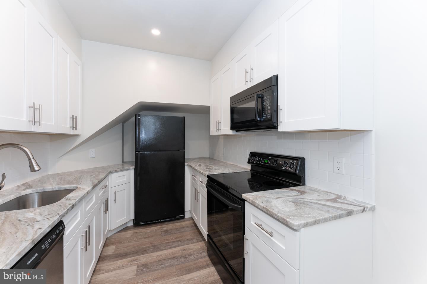 2020 Walnut Street, Unit 2032 Philadelphia, PA 19103 - Photo 5 of 32