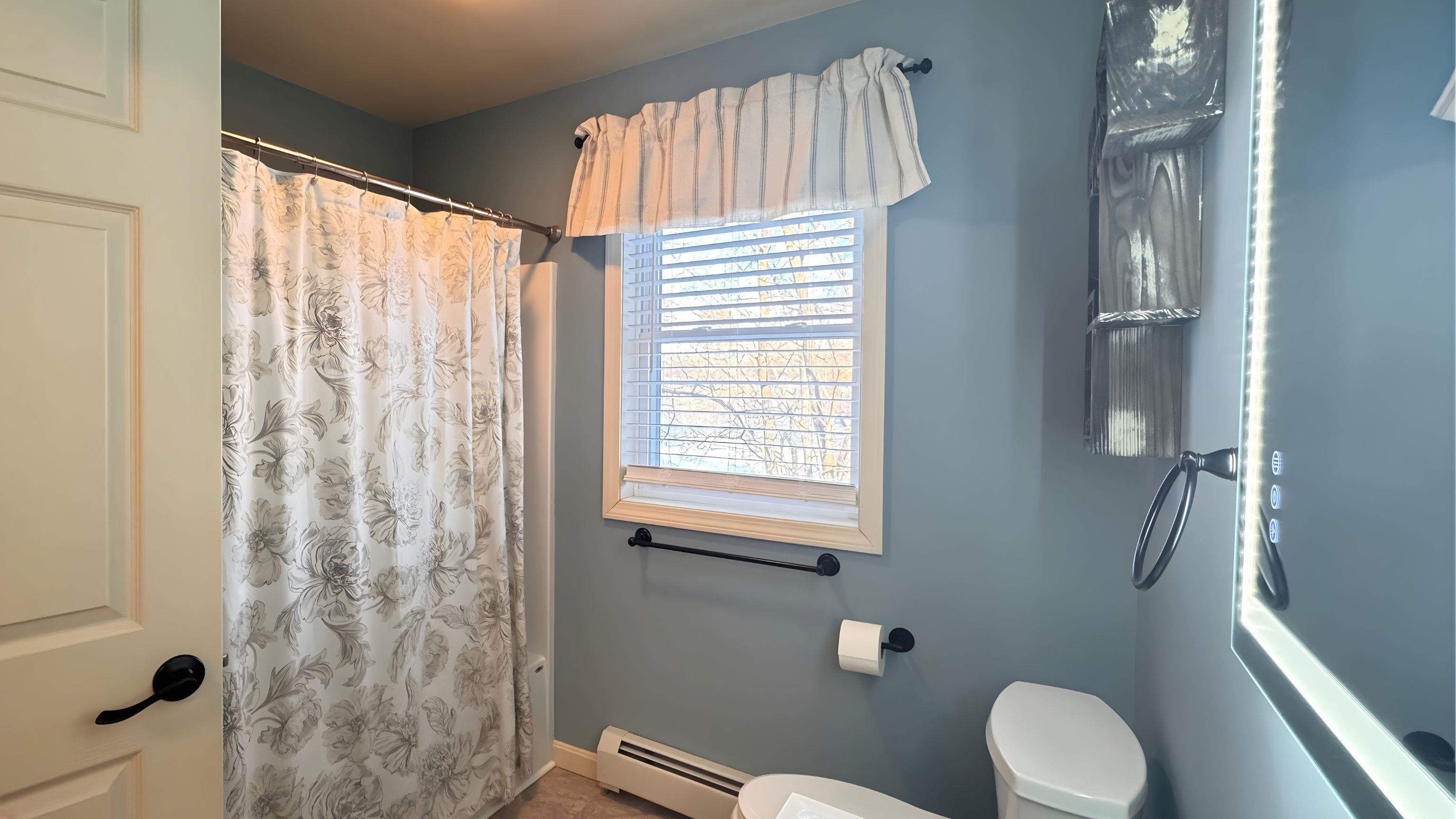 8 Cote Circle Raymond, NH 03077 - Photo 23 of 51