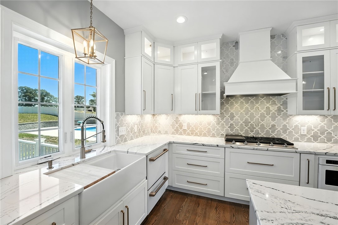 53 Cross Road Johnston, RI 02919 - Photo 5 of 33