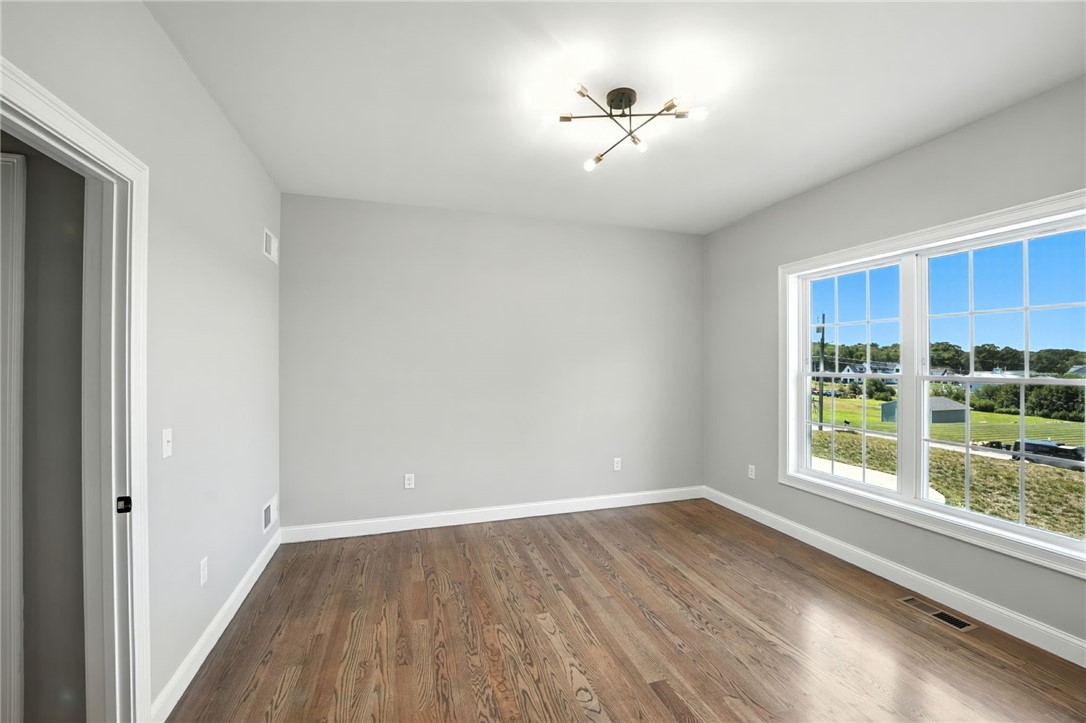 53 Cross Road Johnston, RI 02919 - Photo 9 of 33